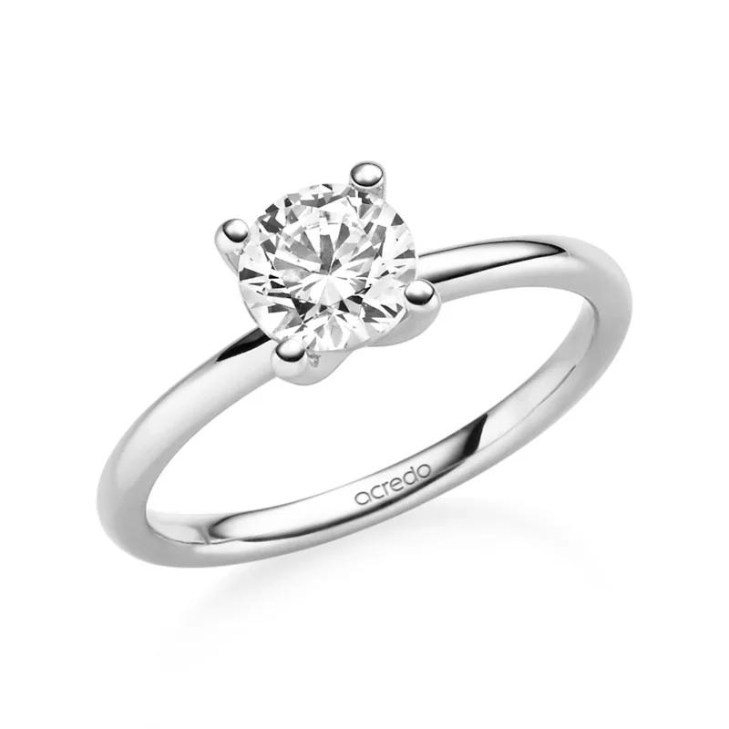 Ring with Lab Grown Diamond